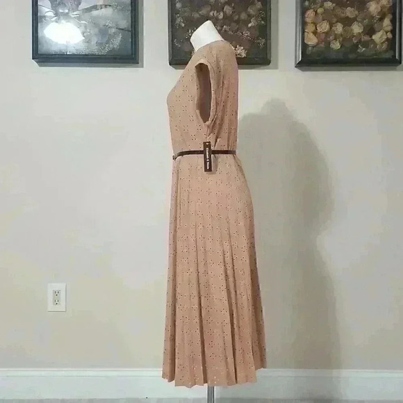 Elizabeth & Nicole Pleated Dress - Picture 4 of 9